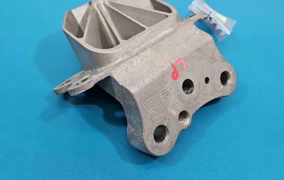 BMW iX1 Engine mounting bracket 9796438 IMPRK1572483