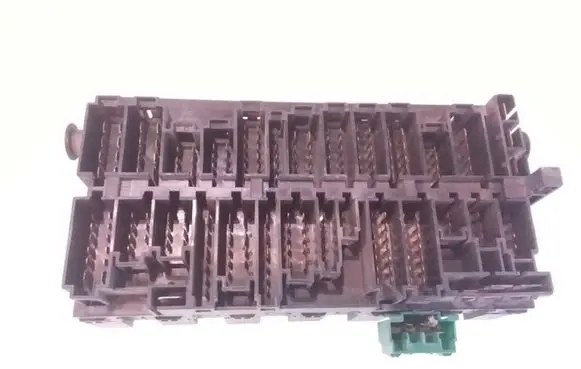 Volkswagen Caddy Fuse module 357937039