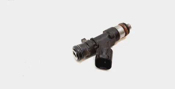 Volvo S60 Fuel injector 30757534