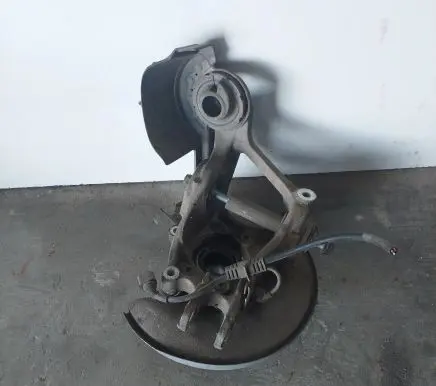 Rear wheel hub spindle/knuckle