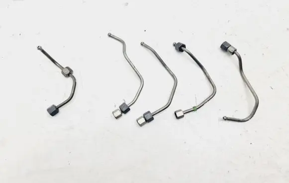Fuel injector supply line/pipe