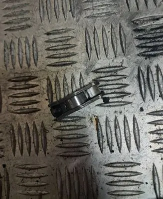 BMW 5 E39 Valve rocker arm 