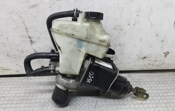 Mercedes-Benz E W211 Master brake cylinder A0004300312