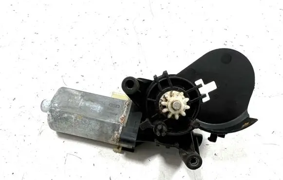 Mercedes-Benz E W211 Seat adjustment motor A2118203242KZ 820418075001 0390201940