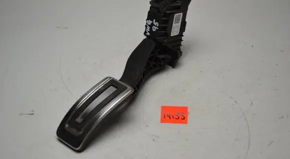 Volkswagen Golf VII Accelerator throttle pedal 5Q1723503H 6PV01062111