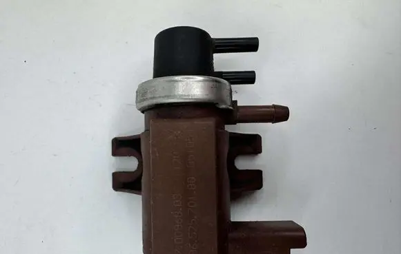 Mazda 3 I Turbo solenoid valve 70096803 9652570180