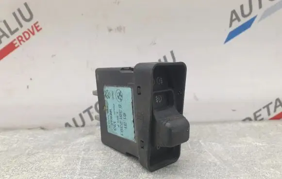 Fog light switch