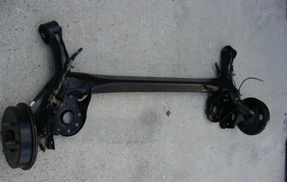 Toyota Yaris Rear axle beam with reductor 