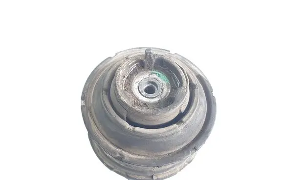 Mercedes-Benz C W203 Engine mount bracket