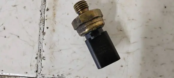 Citroen C4 Cactus Oil pressure sensor 9674035780