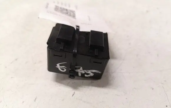 Toyota Avensis T250 Other relay 8665013010 0689003570