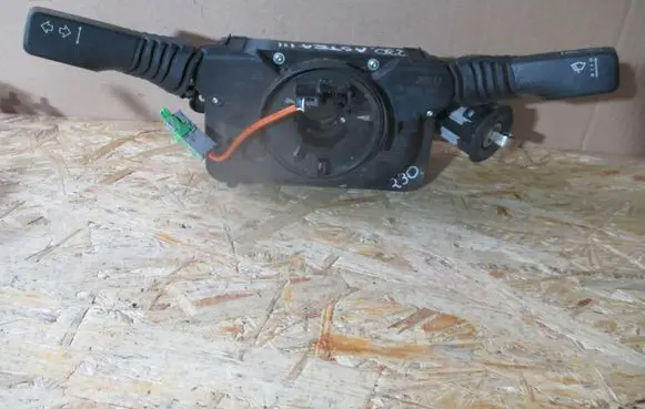 Opel Astra H Tailgate/trunk/boot open switch 