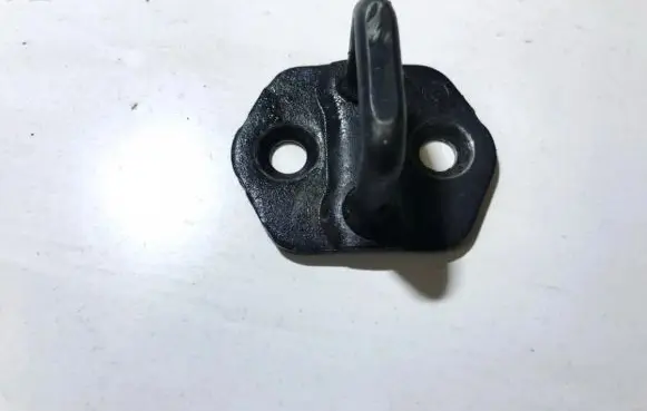 Toyota Avensis T270 Rear door lock loop/hook striker 