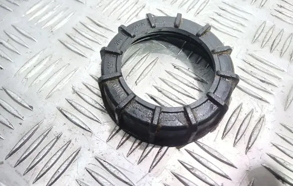 Volkswagen PASSAT B3 In tank fuel pump screw locking ring/nut 191201375A