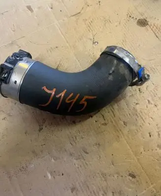 Jaguar XE Engine coolant pipe/hose 32998969