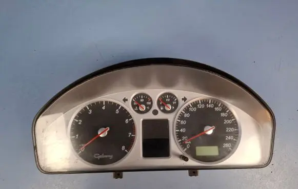 Speedometer (instrument cluster)