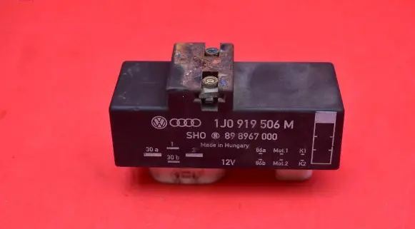 Skoda Fabia Mk1 (6Y) Relay mounting block 1J0919506M