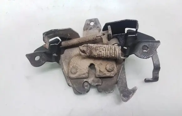 Mitsubishi Pajero Sport I Engine bonnet/hood lock/catch