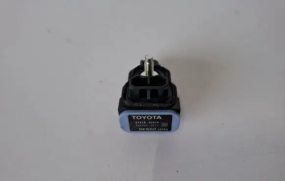 Lexus RX 450H Airbag deployment crash/impact sensor 8983A47010 4689000011