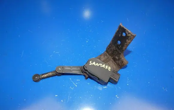 Hyundai Santa Fe Headlight/headlamp level sensor 