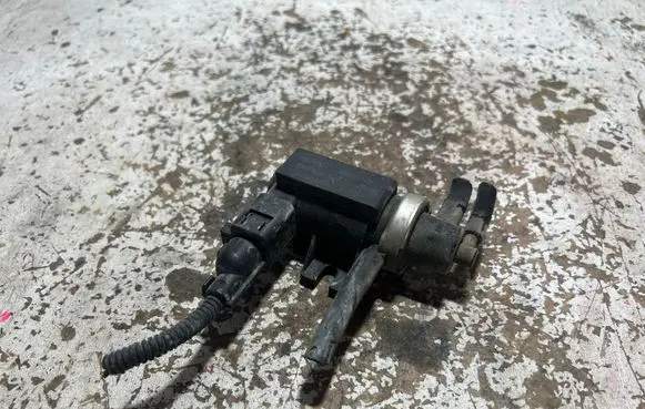 Skoda Superb B5 (3U) Turbo solenoid valve 1J0906627 00T173