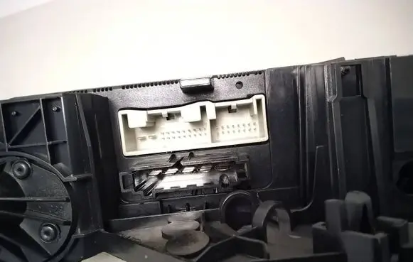 Skoda Octavia Mk2 (1Z) Climate control unit