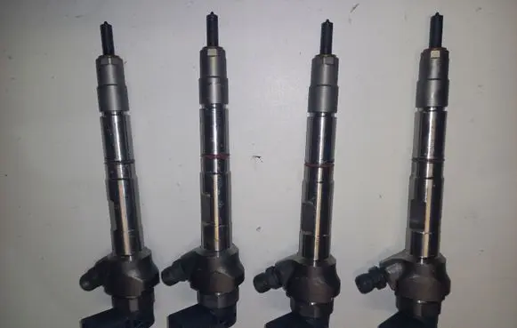 Volkswagen Tiguan Fuel injectors set 0445110469