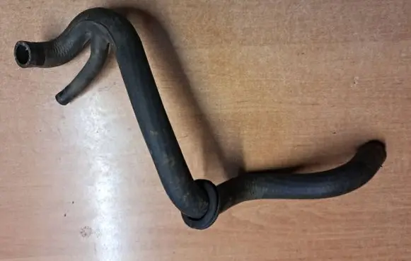 Mercedes-Benz S W126 Engine coolant pipe/hose 1268323894