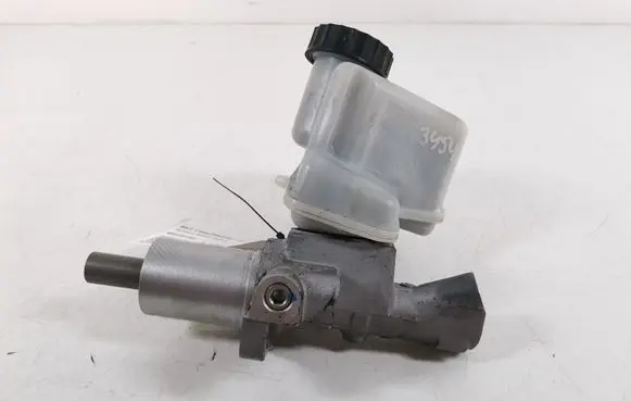 Mercedes-Benz C W204 Master brake cylinder A0064301501