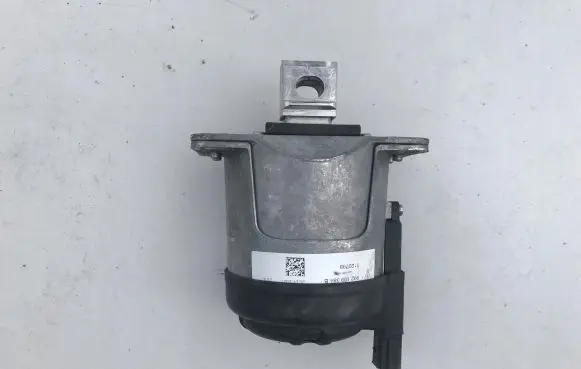 Porsche 911 992 Engine mount bracket 992199384