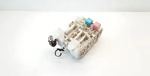 Toyota Verso Fuse module 15749B10 827300F060 827300F060D