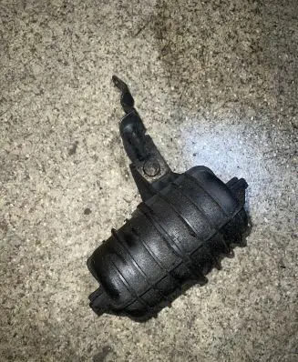 Vacuum air tank