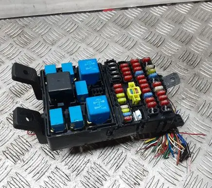 Hyundai i10 Fuse module 80303C