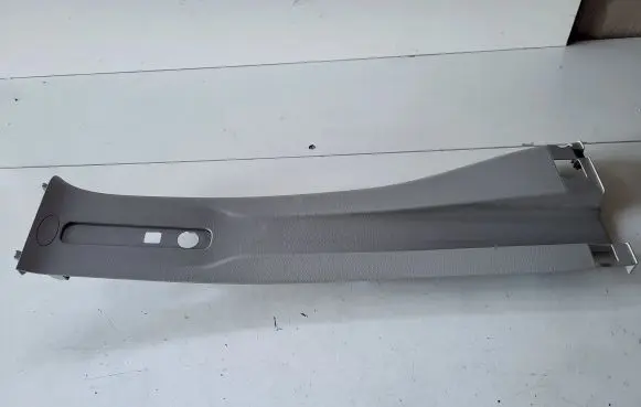 Renault Trafic III (X82) Seat belt trim 93868928