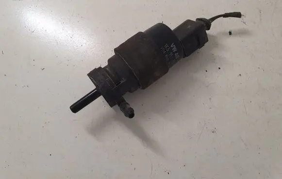 Audi A8 S8 D4 4H Windscreen/windshield washer pump 1K5955651