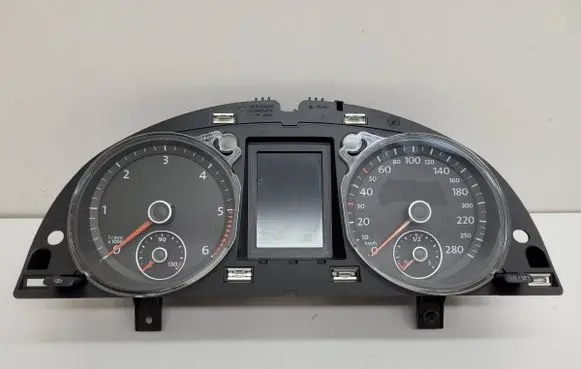 Volkswagen PASSAT CC Speedometer (instrument cluster)