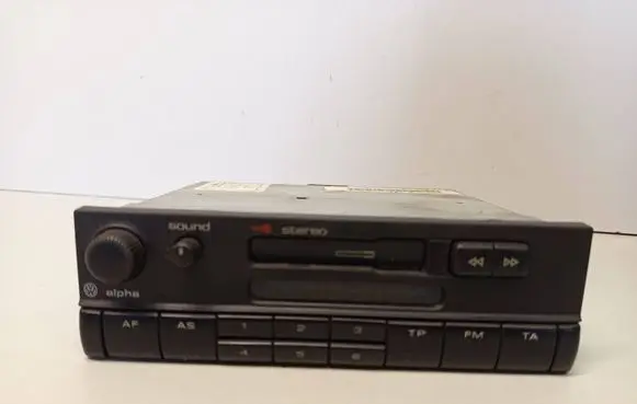 Volkswagen Golf III Radio/CD/DVD/GPS head unit 1H0035153A