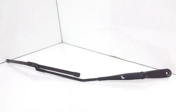 Volvo XC60 Front wiper blade arm 30753526
