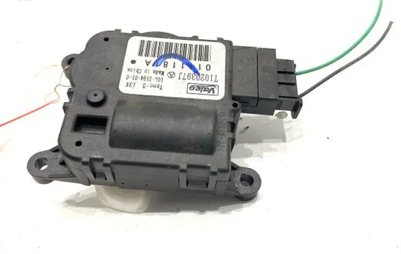 Opel Vivaro Air flap motor/actuator T1020397J