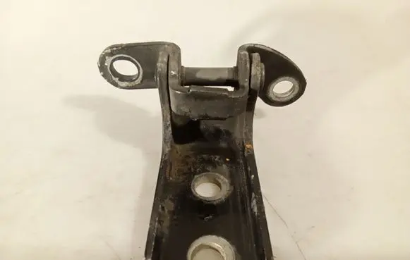 Toyota Aygo AB10 Rear door lower hinge ES92