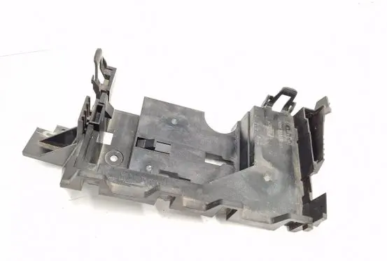 Other engine bay part