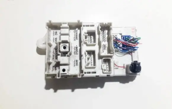 Toyota RAV 4 (XA20) Fuse box set 8273342061 5f14-0722