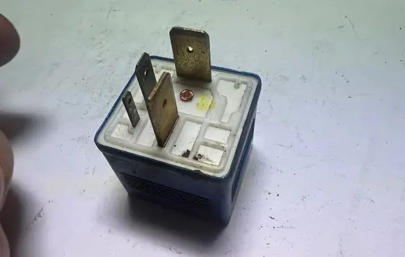 Audi A4 S4 B6 8E 8H Other relay 8A0951253