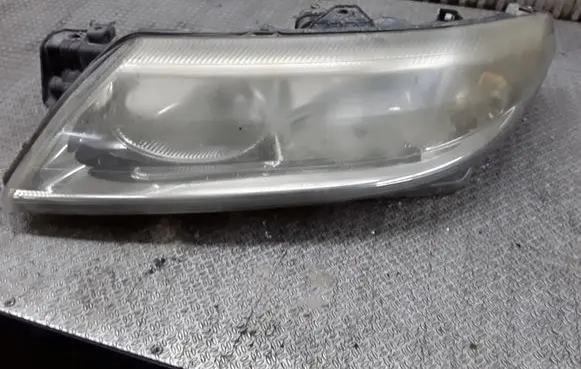 Renault Laguna II Headlight/headlamp 8200002845