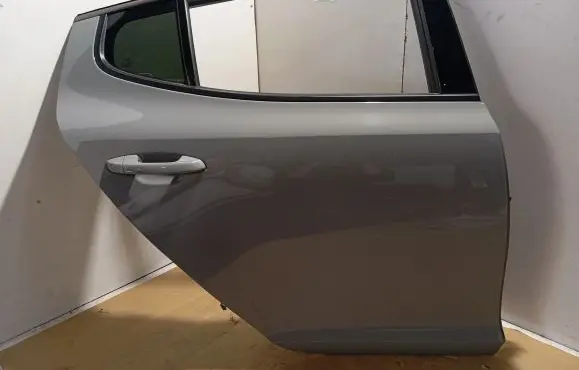 KIA Stinger Rear door