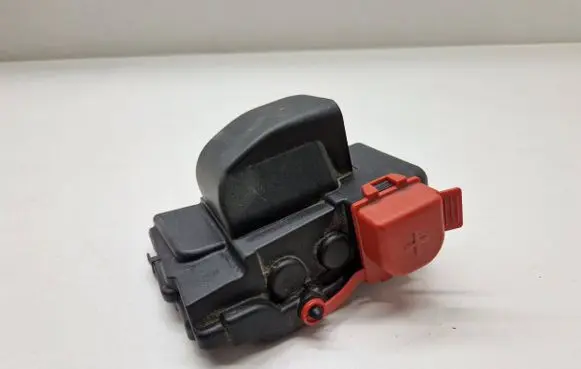 BMW i4 Fuse box cover 8715688