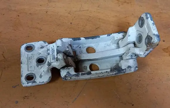 Mercedes-Benz Sprinter W906 Rear door upper hinge 9067400037
