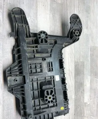Battery tray