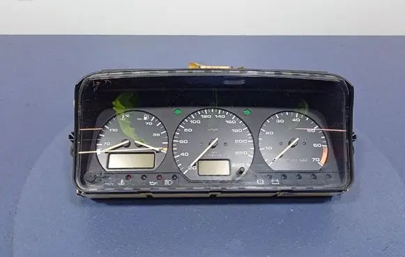 Volkswagen PASSAT B3 Speedometer (instrument cluster) 357919033CM
