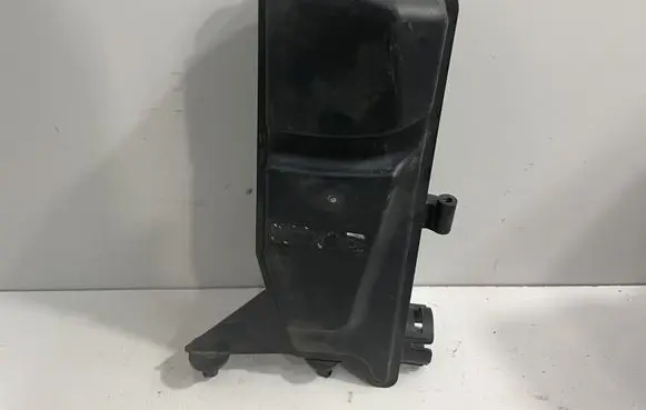 BMW 7 G11 G12 Intake resonator 8575040